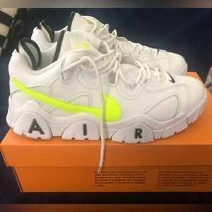 Nike Air Barrage Low size 10